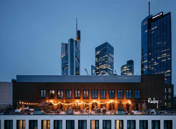 Rooftop bar Ruby Louise Rooftop Bar in Frankfurt