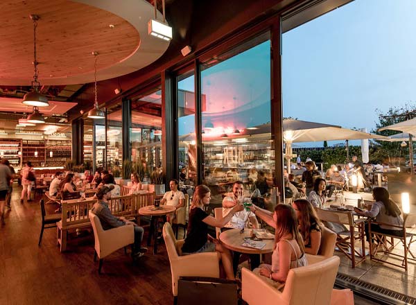 Rooftop bar Skyline Garden in Frankfurt