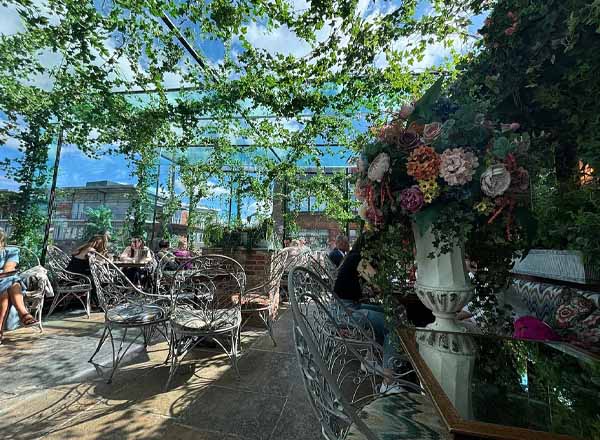 Rooftop bar Sacred Garden Rooftop in Glasgow