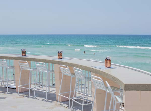 Rooftop bar Burleigh Pavilion in Gold Coast