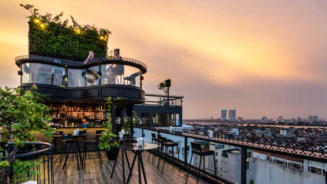 Rooftop bar Diamond Sky Bar in Hanoi