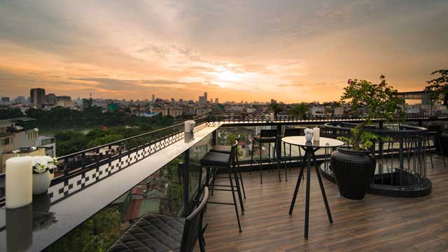 Rooftop bar Diamond Sky Bar in Hanoi
