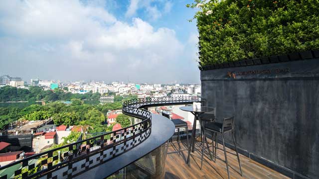 Rooftop bar Diamond Sky Bar in Hanoi