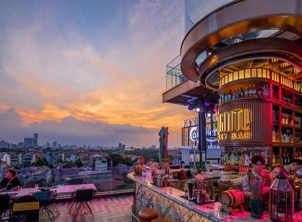 Rooftop bar Ignite Sky Bar in Hanoi