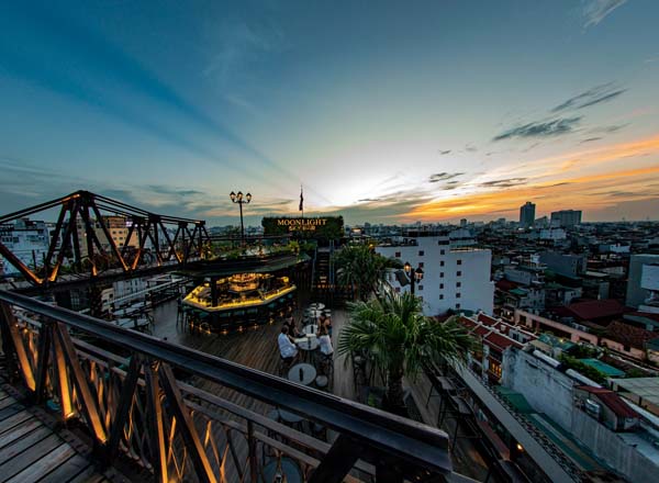 Rooftop bar Moonlight Sky Bar in Hanoi