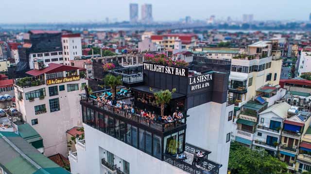 Rooftop bar Twilight Sky Bar in Hanoi