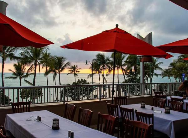 Rooftop bar Tikis Grill & Bar in Honolulu, Hawaii