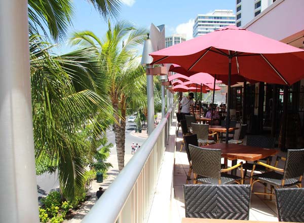 Tikis Grill And Bar Rooftop Bar In Honolulu Hi The Rooftop Guide