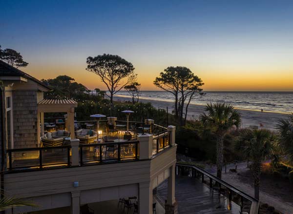 Rooftop bar Ocean Lounge at Sea Pines Beach Club in Hilton Head Island