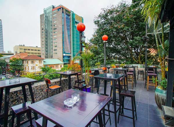 Bar en la azotea Broma: no es un bar en Ho Chi Minh