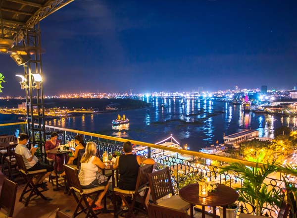 Rooftop bar M Bar at Hotel Majestic Saigon in Ho Chi Minh
