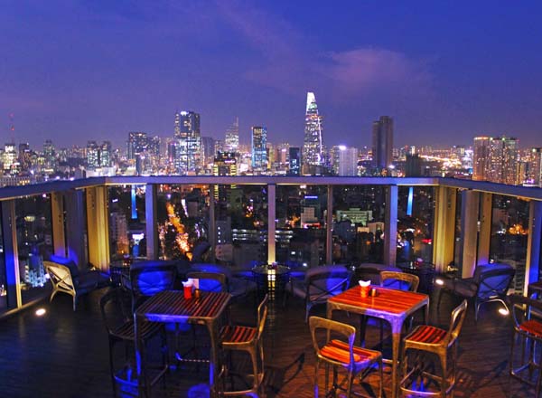 Rooftop bar Mad Cow Wine & Grill / Rooftop Bar in Ho Chi Minh