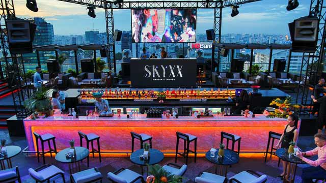 Rooftop bar SKYXX Garden & Lounge in Ho Chi Minh