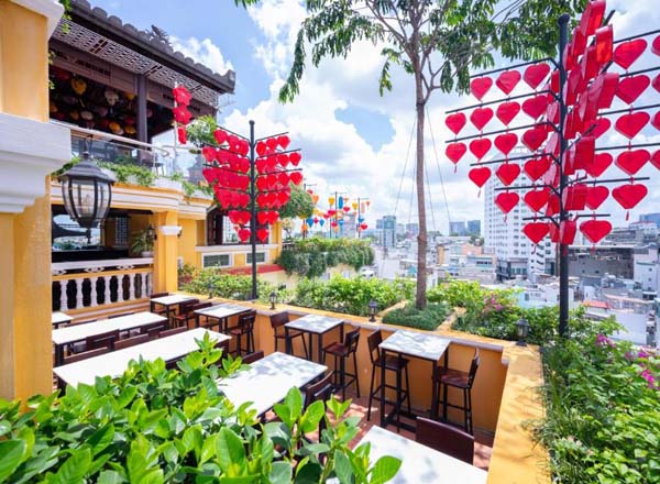 Rooftop bar The View Rooftop Bar & Eatery in Ho Chi Minh