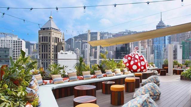 Rooftop bar Piqniq in Hong Kong