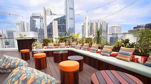 Rooftop bar Piqniq in Hong Kong