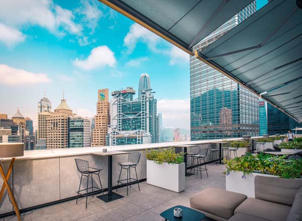 Rooftop bar Popinjays in Hong Kong