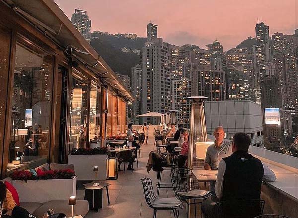 Rooftop bar Popinjays in Hong Kong