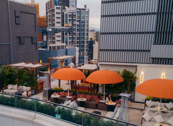 Rooftop bar Wav Rooftop in Hong Kong
