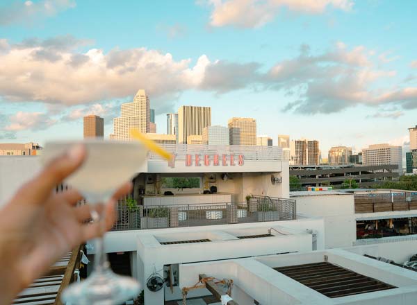 Rooftop bar 77 Degrees Rooftop in Houston