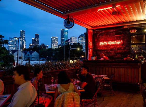 Rooftop bar B&B Butchers & Restaurant in Houston