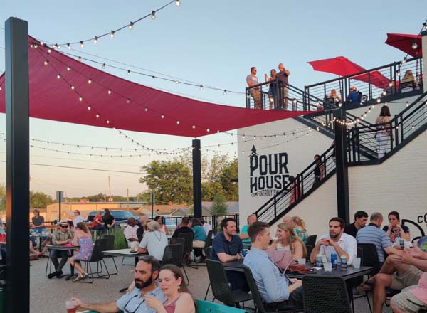 Rooftop bar Pourhouse Huntsville in Huntsville