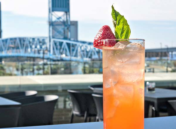 Rooftop bar Cowford Chophouse in Jacksonville