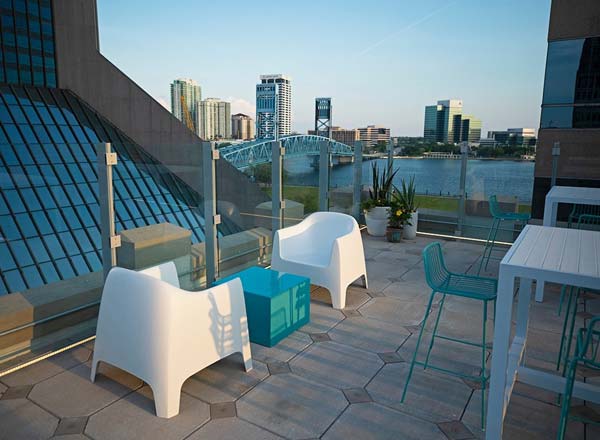 Rooftop bar Estrella Cocina in Jacksonville