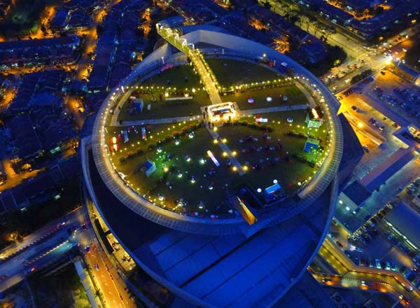 Rooftop bar Stratosphere at The Roof in Kuala Lumpur