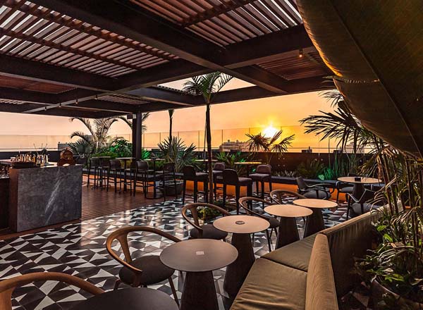 Rooftop bar Ambra Rooftop Bar in Lima