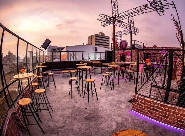 Rooftop bar Elephant Rooftop Bar in Lima