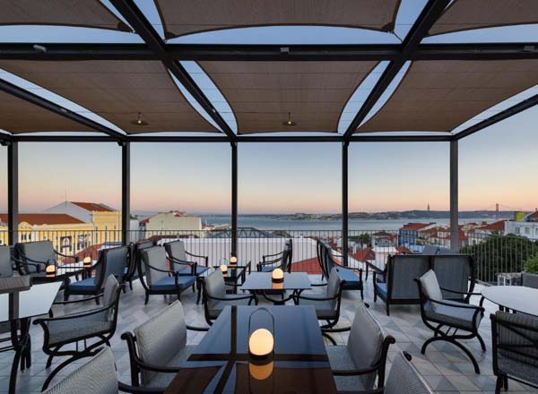 Rooftop bar BAHR - Barrio Alto Hotel Restaurant in Lisbon