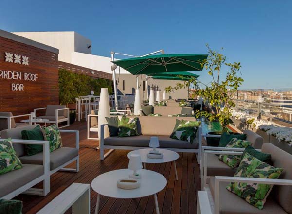 Rooftop bar Garden Roof Bar in Lisbon