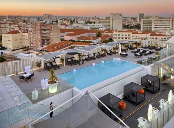 Rooftop bar Upscale Bar at Epic Sana Hotel in Lisbon
