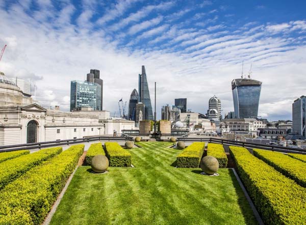 Rooftop bar Coq d’Argent in London