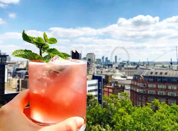 Bar en la azotea LSQ Rooftop en Londres