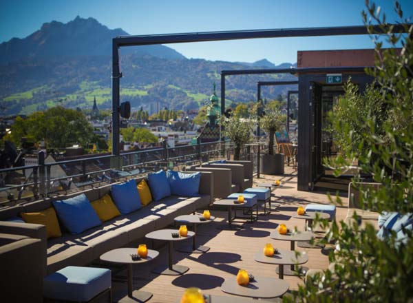 Bar en la azotea Suite Rooftop en Lucerna
