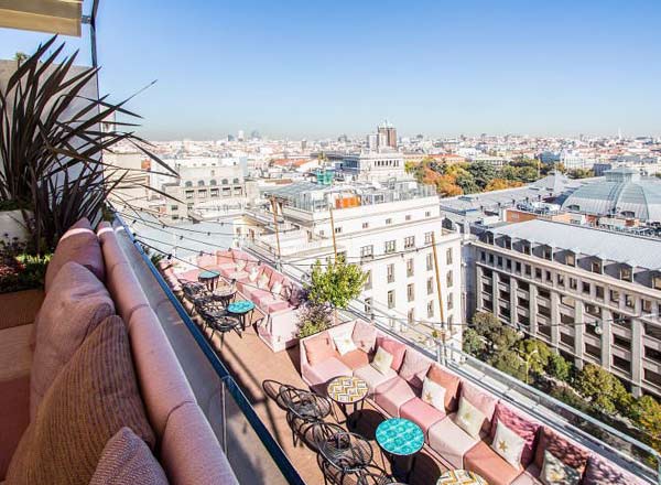 Terraza bar Casa Suecia en Madrid