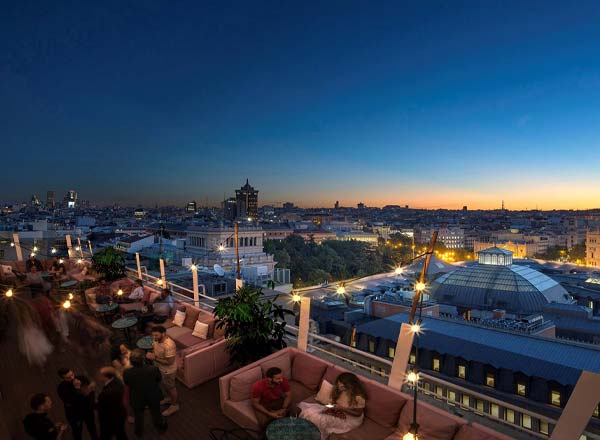 Terraza bar Casa Suecia en Madrid