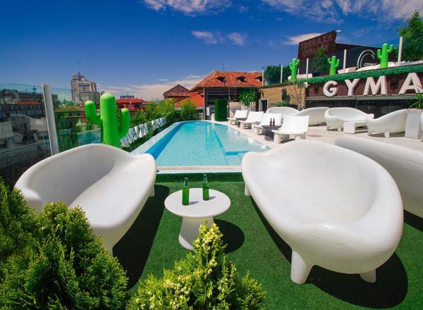 Bar en la azotea Gymage Lounge Resort en Madrid