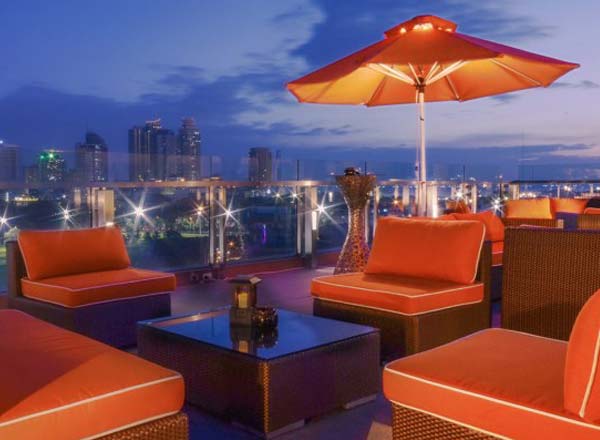 Rooftop bar Sky Deck View Bar on Bayleaf Hotel in Manila