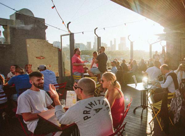 Bar en la azotea Naked in the Sky en Melbourne