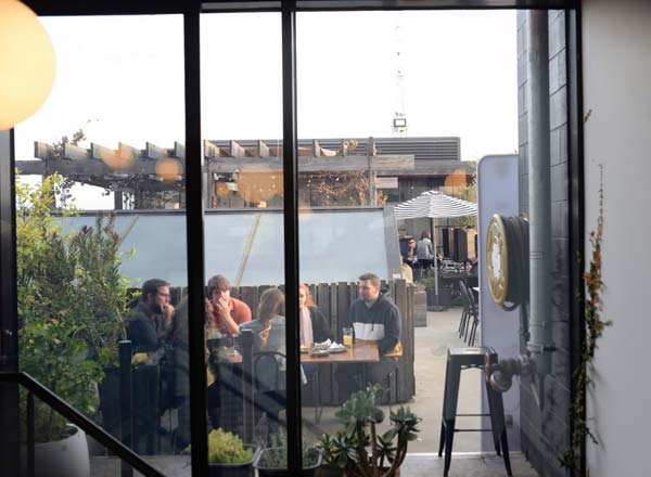 Bar en la azotea Suburban Dining + Rooftop en Melbourne