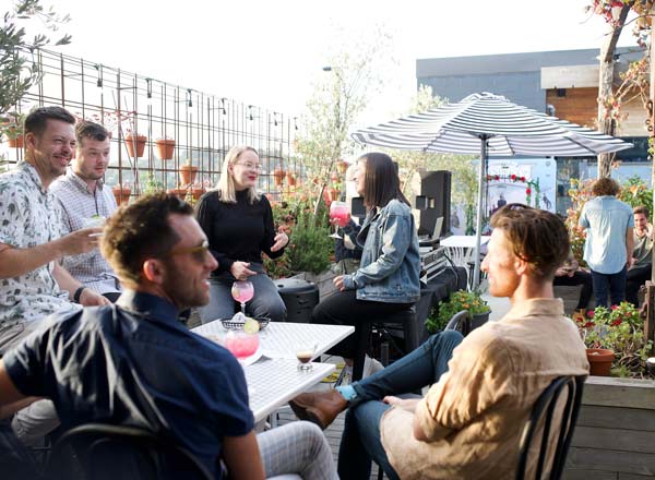 Bar en la azotea Suburban Dining + Rooftop en Melbourne