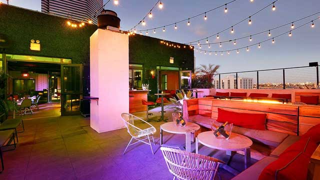 Rooftop bar Bloom Skybar in Miami