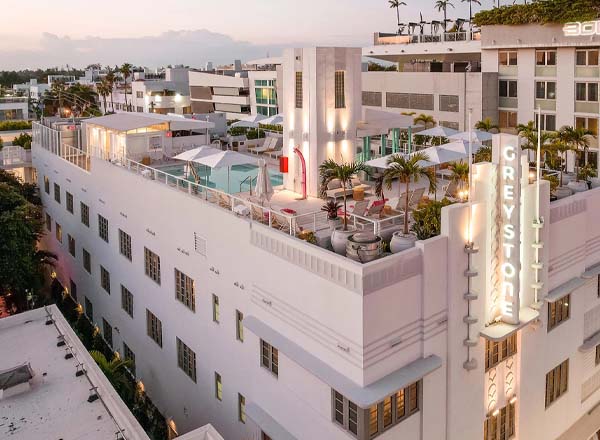 Rooftop bar Sora Rooftop Bar at Hotel Greystone in Miami