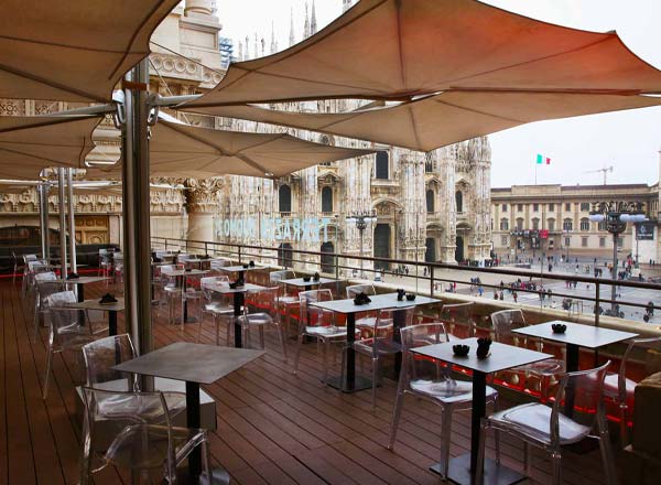 Rooftop bar Terrazza Duomo 21 in Milan