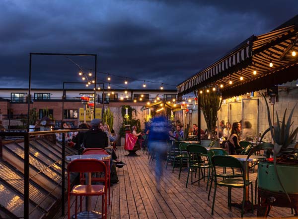 Rooftop bar Taverne Atlantic in Montreal