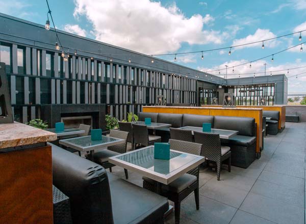 Rooftop bar Nacarat in Montreal