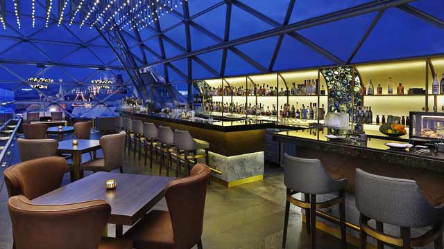 Rooftop bar O2 Lounge Ritz Carlton Hotel in Moscow